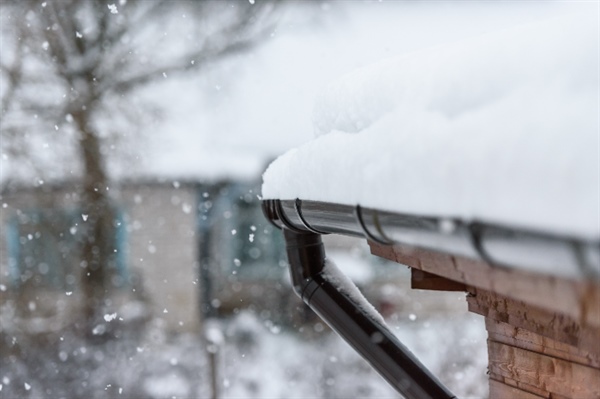 Essential Tips for Replacing Gutters in Winter: What You Need to Know